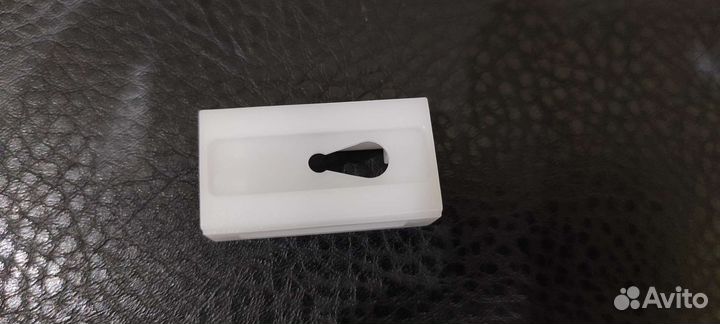 Защелка клипса молдинга Mercedes Vito 638