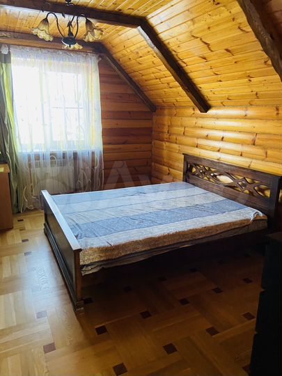 Коттедж 200 м² на участке 6 сот.