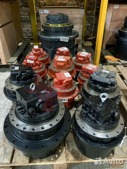 Редуктор хода Hitachi ZX520LCH-3 9251680