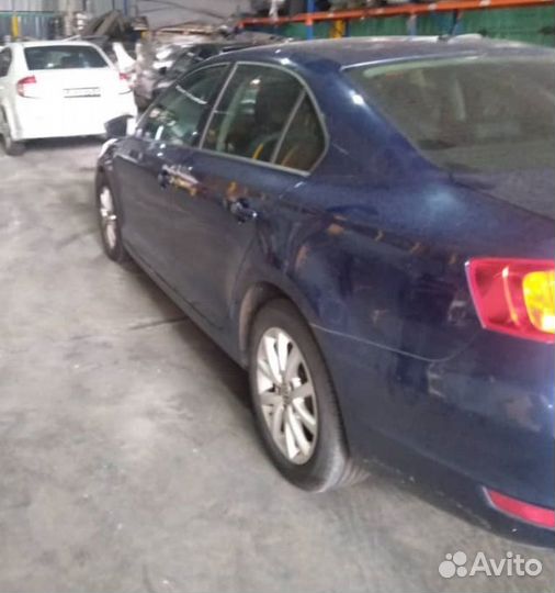 В разборе Volkswagen Jetta (A6) 2012г. 1,4л