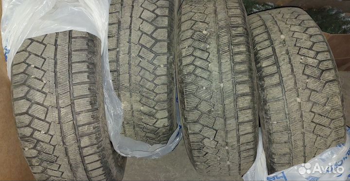 Gislaved Nord Frost 200 SUV 235/65 R17