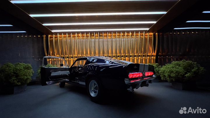 Коллекционная модель 1:8 Ford Mustang Shelby GT500