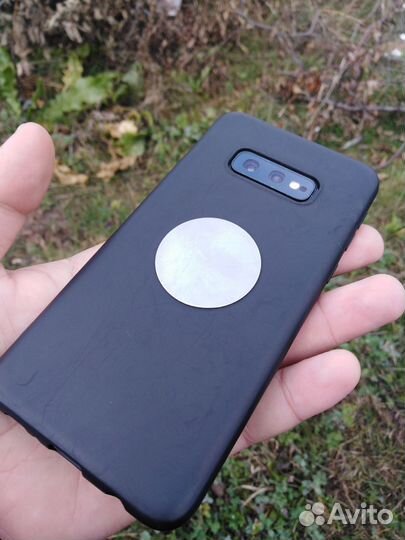 Samsung Galaxy S10e, 6/128 ГБ