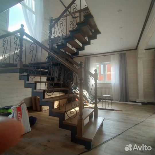 Металлическая лестница