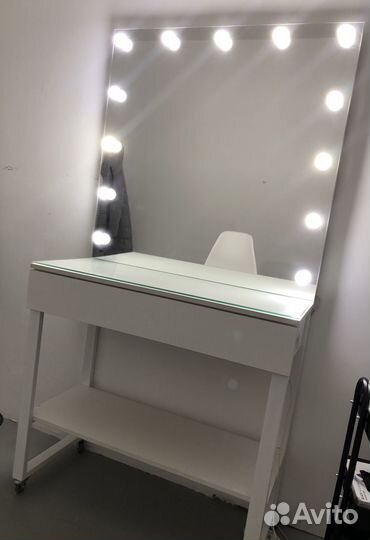 Гримерный станция с зеркалом бу