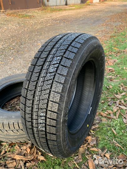 Bridgestone Blizzak Ice 245/40 R17 91