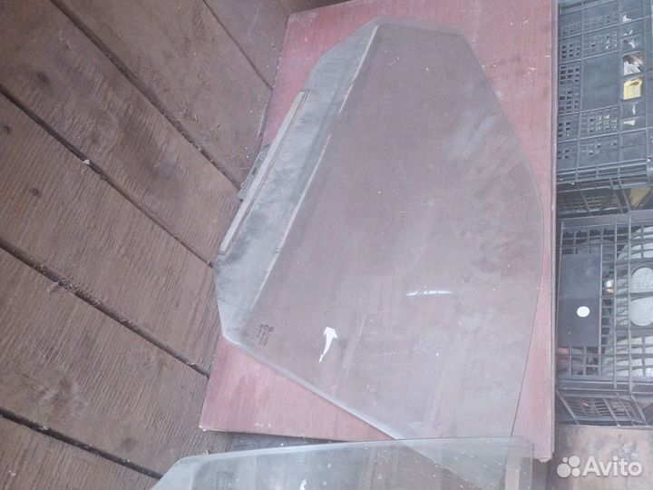Боковое стекло ваз 2110