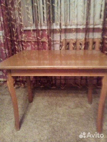 Стол обеденный