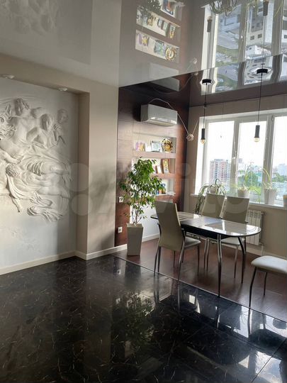 3-к. квартира, 130 м², 18/25 эт.