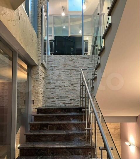 Презентабельный особняк, 1524 м²