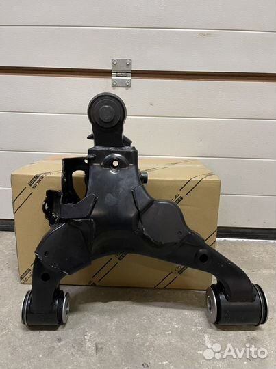 Рычаг подвески правый Land Cruiser 200 LX450 LX570