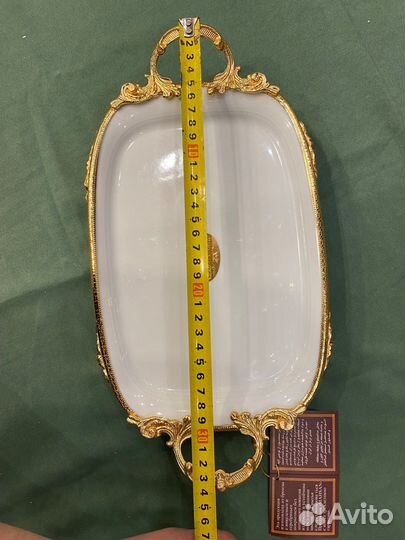 Блюдо на ножках фарфор 34 см