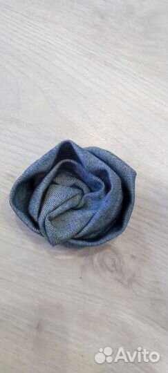 Брошка цветок