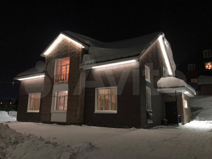 Коттедж 300 м² на участке 9 сот.