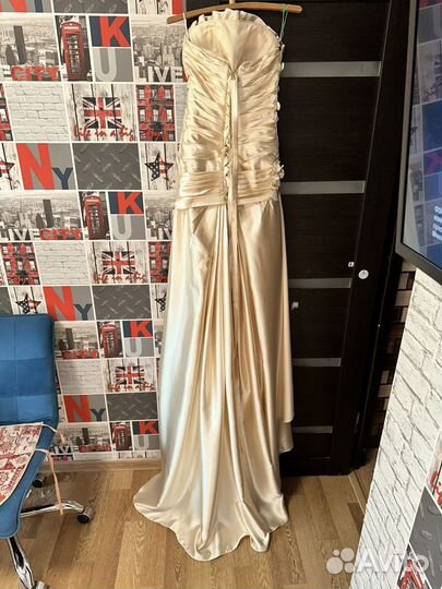 Платье на корсете со шлейфом 40-44р