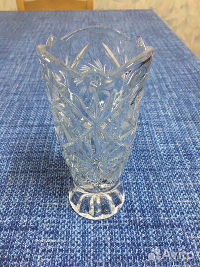 Хрустальная вазочка