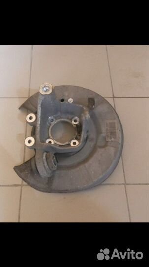 BMW E60 кулак задний с Японии