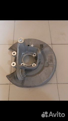 BMW E60 кулак задний с Японии