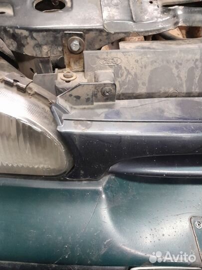 Решетка радиатора Ford Mondeo 1,Форд Мондео 1