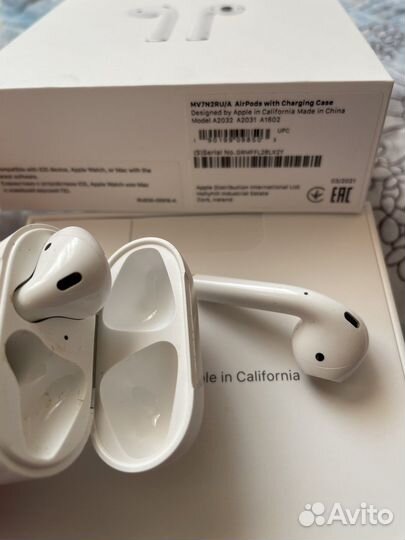 Беспроводные наушники apple airpods