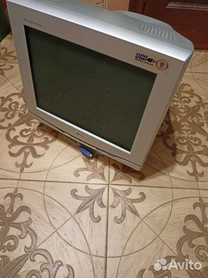 Монитор LG Flatron F700P