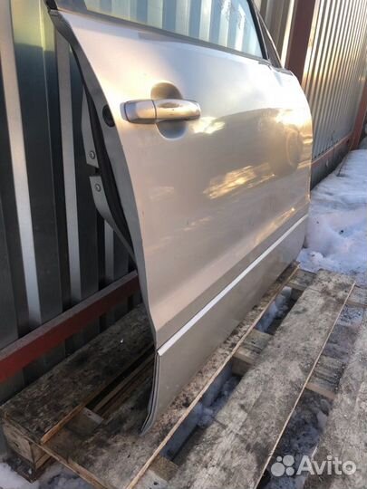 Дверь передняя правая Suzuki Grand Vitara 2008