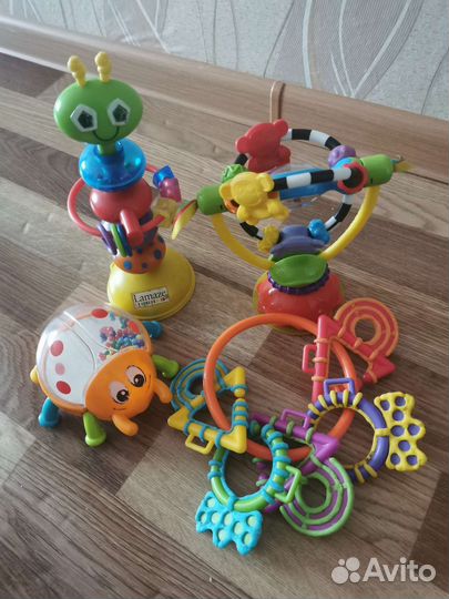 Развивающие игрушки погремушки одним лотом