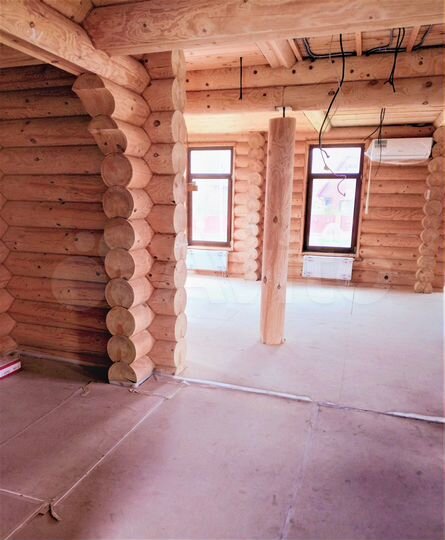 Дом 210 м² на участке 21,5 сот.