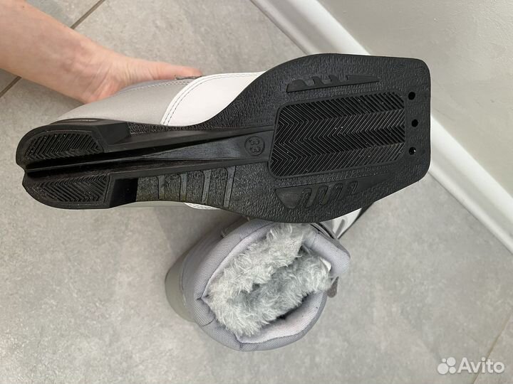 Лыжные ботинки детские 33 размера