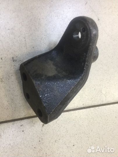 Кронштейн двигателя правый Kia Rio 4