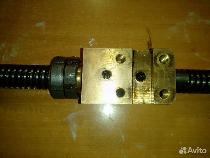 Винт поперечный к станку 16б16кп