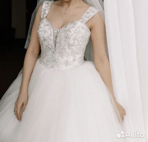 Свадебное платье, расшитое сваровскими камнями объявление продам