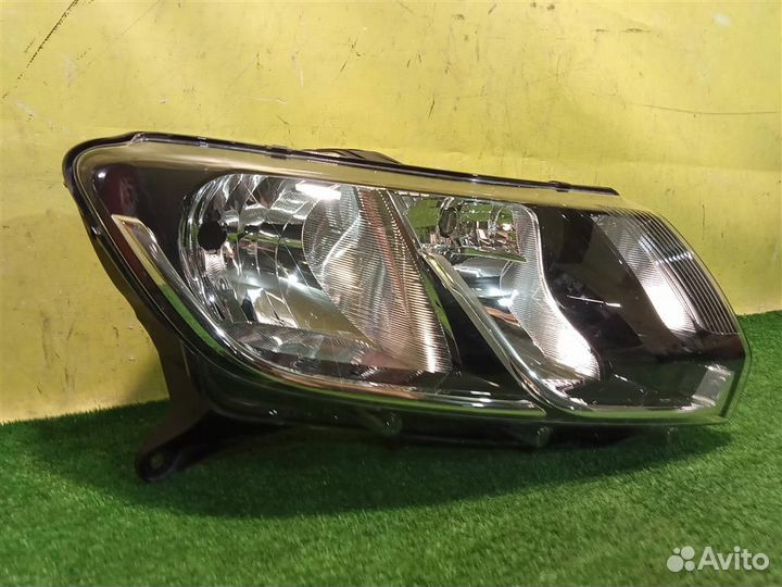 Фара правая LADA Largus 2021