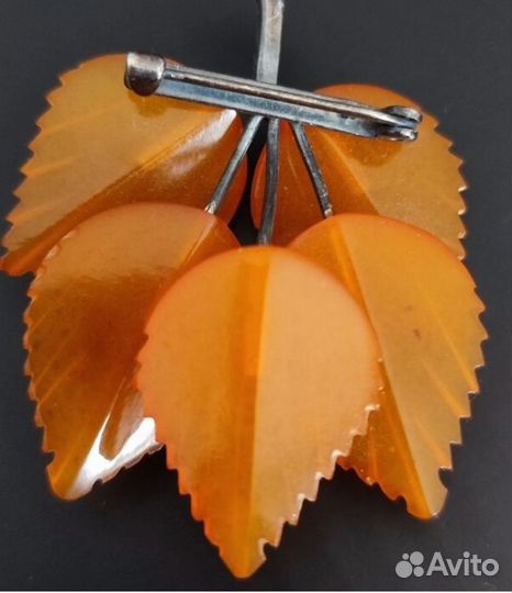Янтарная брошь СССР 