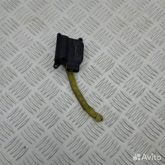 Моторчик заслонки печки Skoda Octavia A5 BUD 1.4