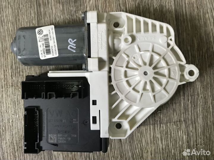 VW Passat CC Моторчик стеклоподъемника