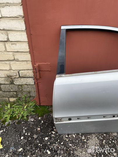 Дверь задняя левая Mercedes W211 седан