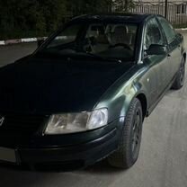 Volkswagen Passat 1.6 MT, 1997, 450 000 км, с пробегом, цена 240 000 руб.