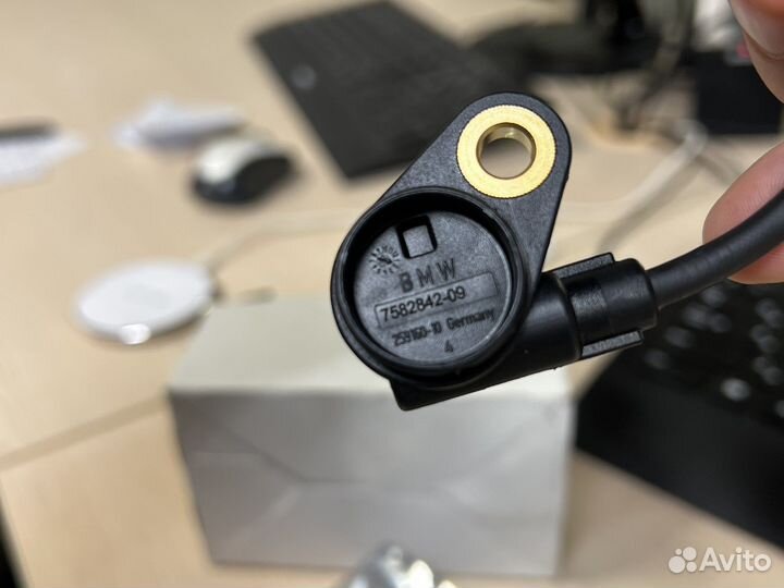 Датчик положения коленвала N55 новый