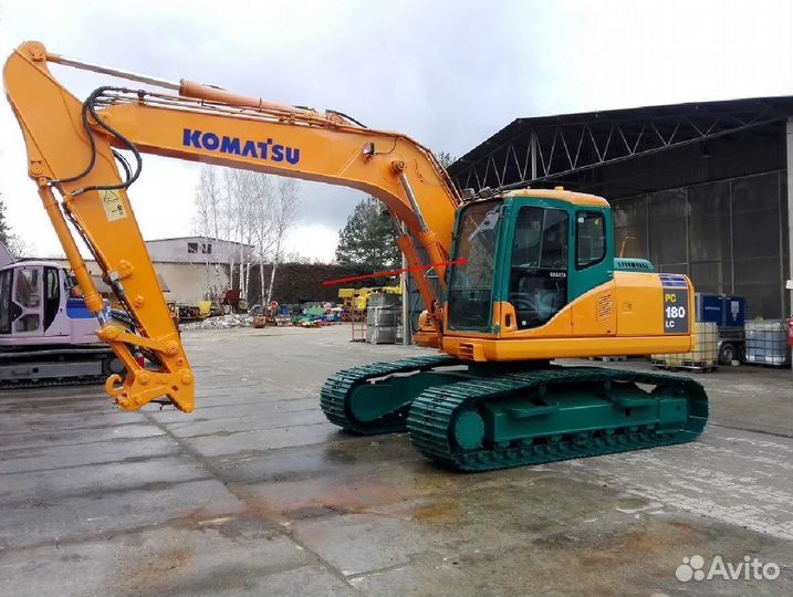 Стекло лобовое верхнее экскаватор Komatsu PC180