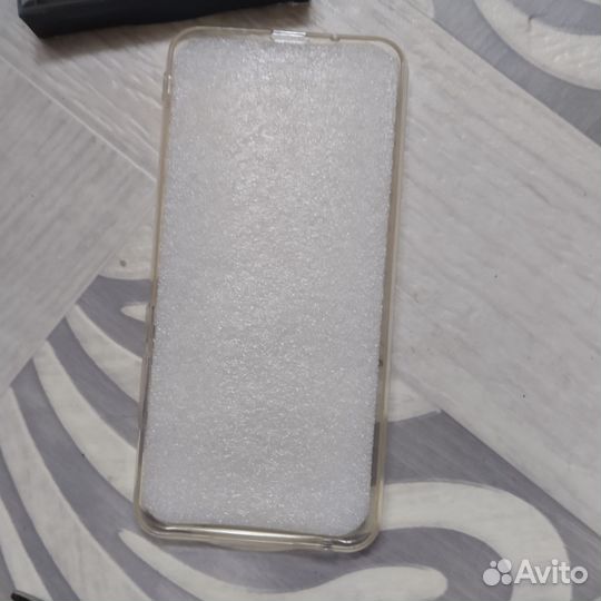 Чехлы и стекло для телефонов разные книжка