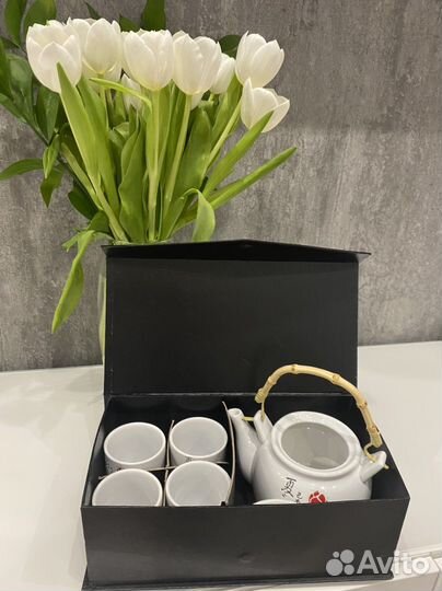 Фарфоровый чайный сервиз