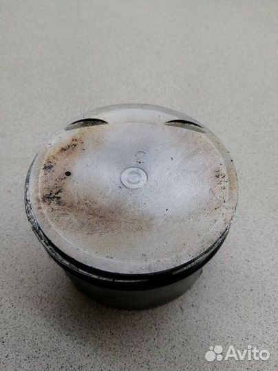 Поршень Nissan X-Trail T30 QR25DE