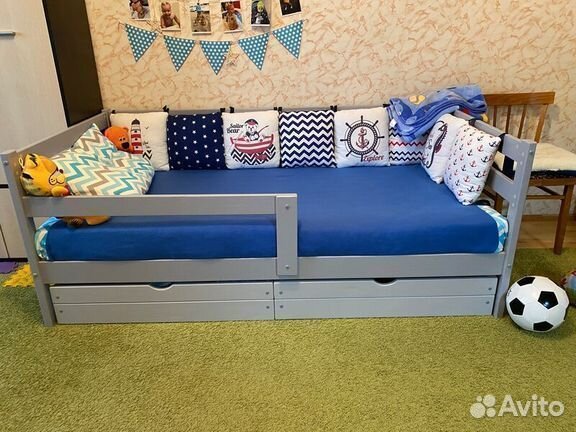 Детская кровать с бортиком