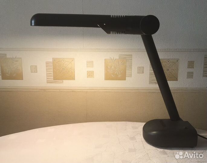 Лампа настольная светодиодная