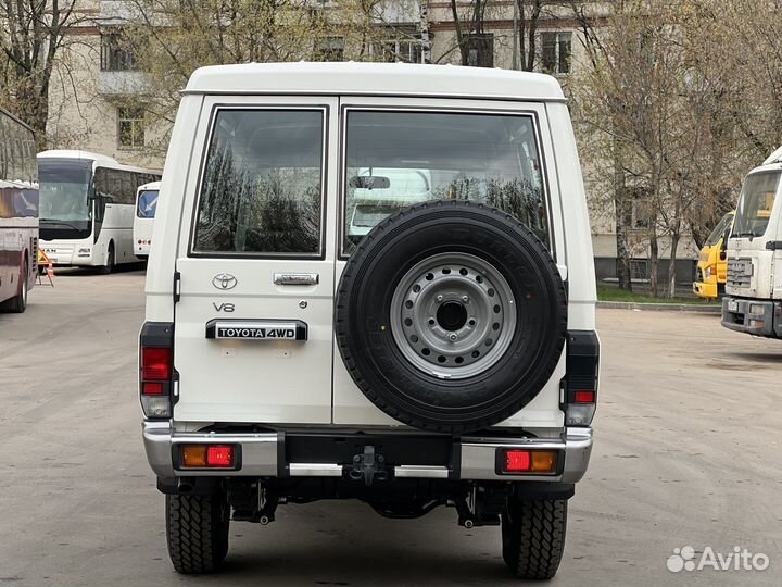 Toyota Land Cruiser 4.5 МТ, 2022, 27 км