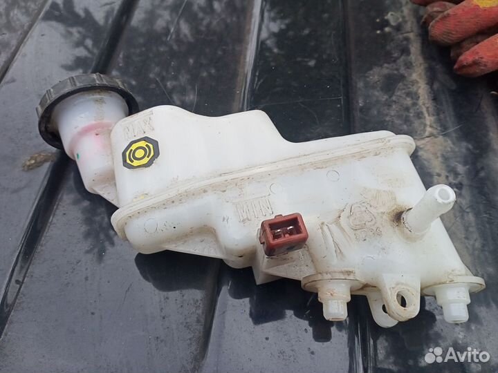 Бачок главного тормозного цилиндра kia rio 3