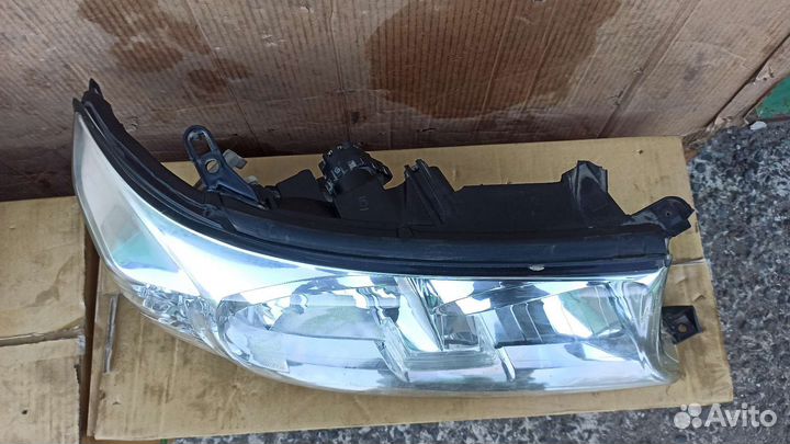 Фара правая Toyota Land Cruiser 200