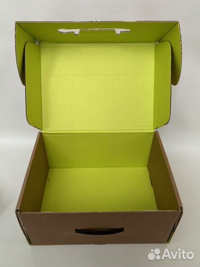 Коробки от Золотого Яблока