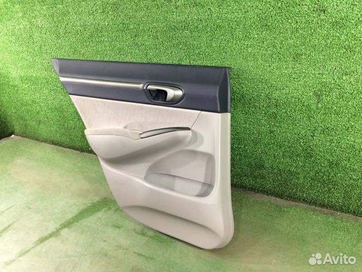 Обшивка двери задняя левая Honda Civic FD1 R18A